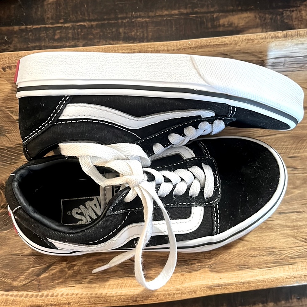 Size 12 Kids Old Skool Black Lowtop Vans